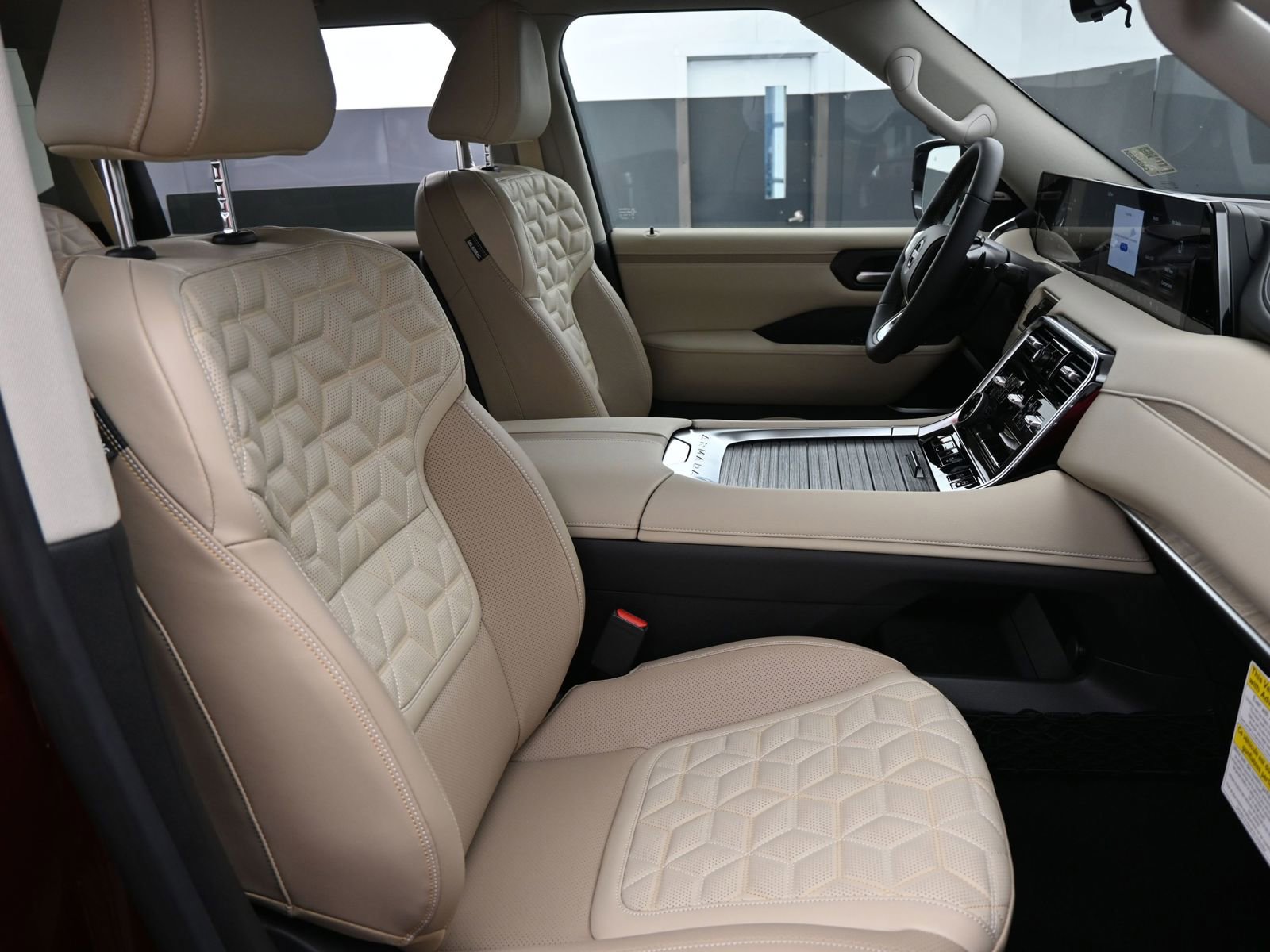New 2025 Nissan Armada Platinum Reserve w/ Convenience Package RWD image 15