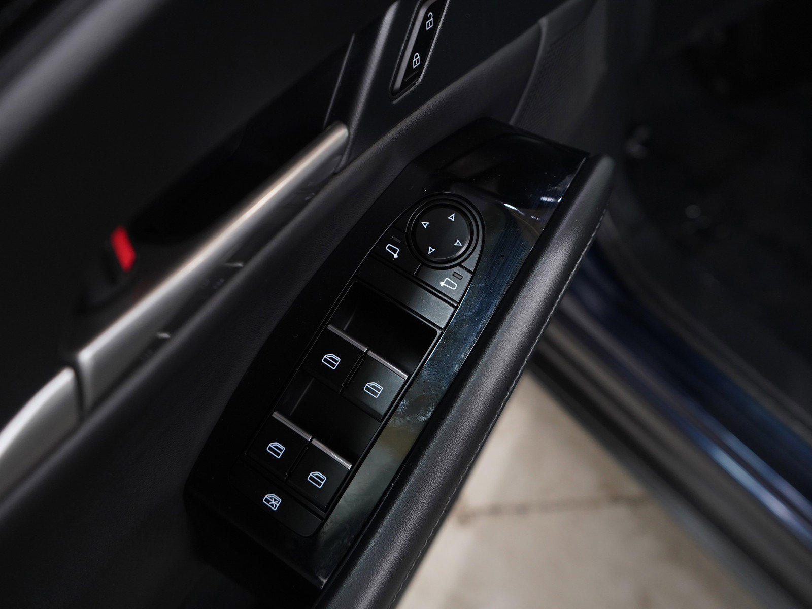 Used 2024 MAZDA CX-30 AWD 2.5 S w/ Select Sport Pkg image 22