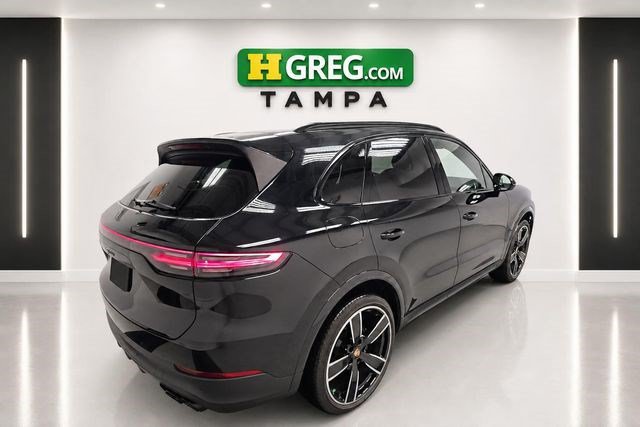 Used 2023 Porsche Cayenne AWD/4WD image 6