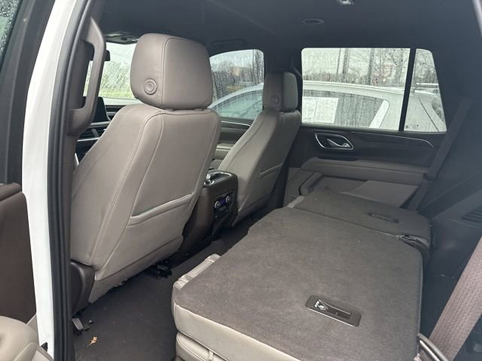 Used 2022 Chevrolet Tahoe Z71 image 11