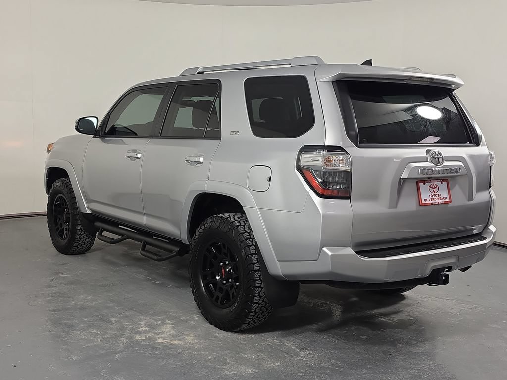 Used 2018 Toyota 4Runner SR5 Premium AWD/4WD image 4