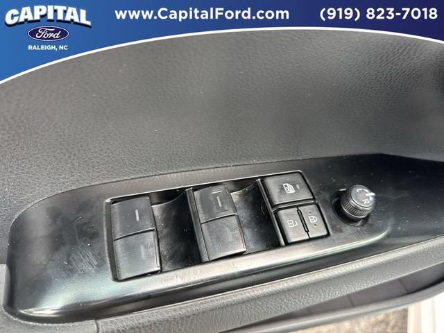 Used 2025 Toyota Camry SE w/ Convenience Package FWD image 21