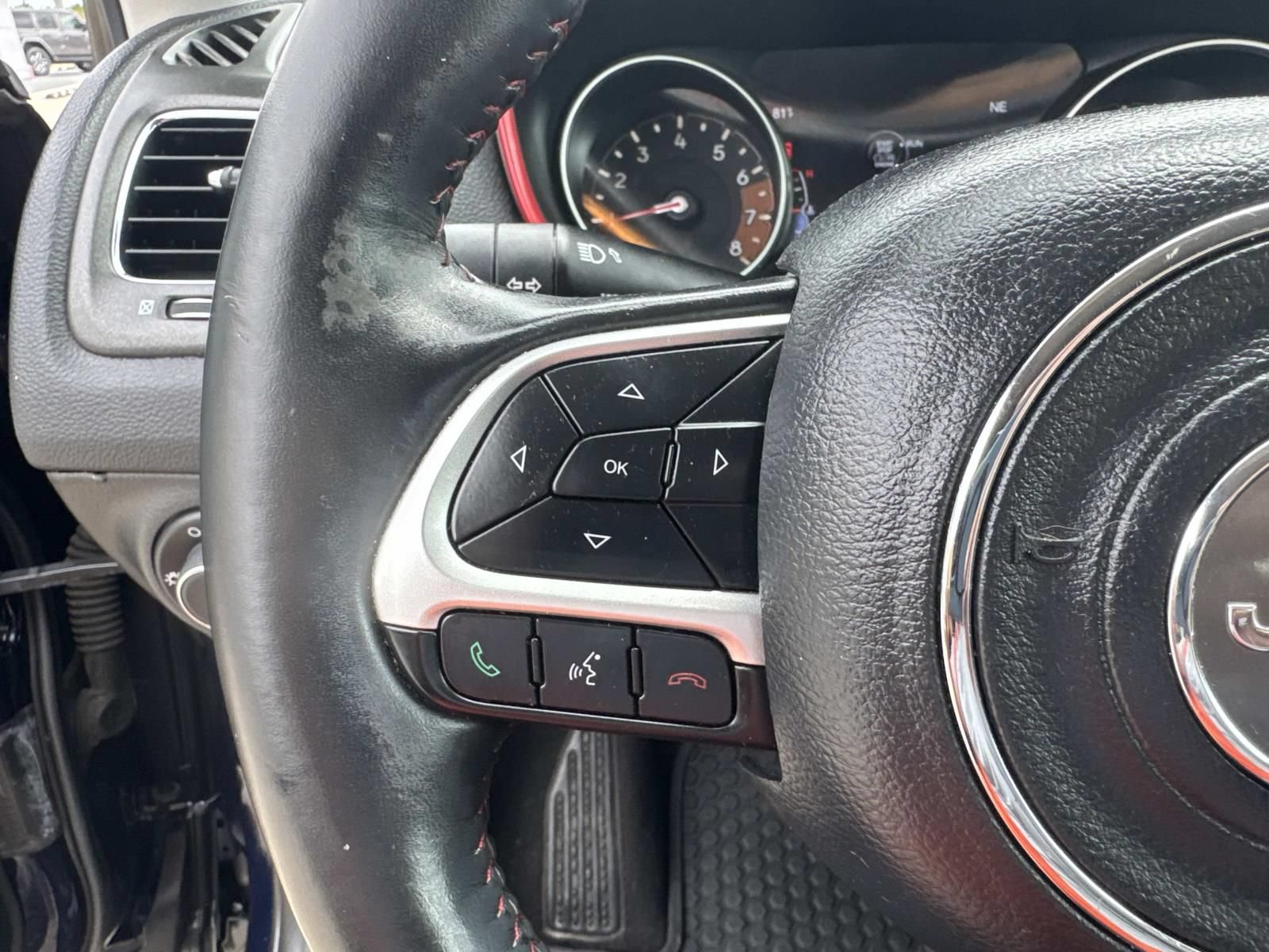 Used 2019 Jeep Compass Trailhawk AWD/4WD image 22