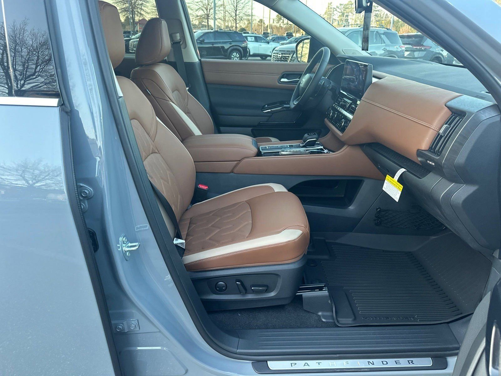 New 2026 Nissan Pathfinder Platinum image 13
