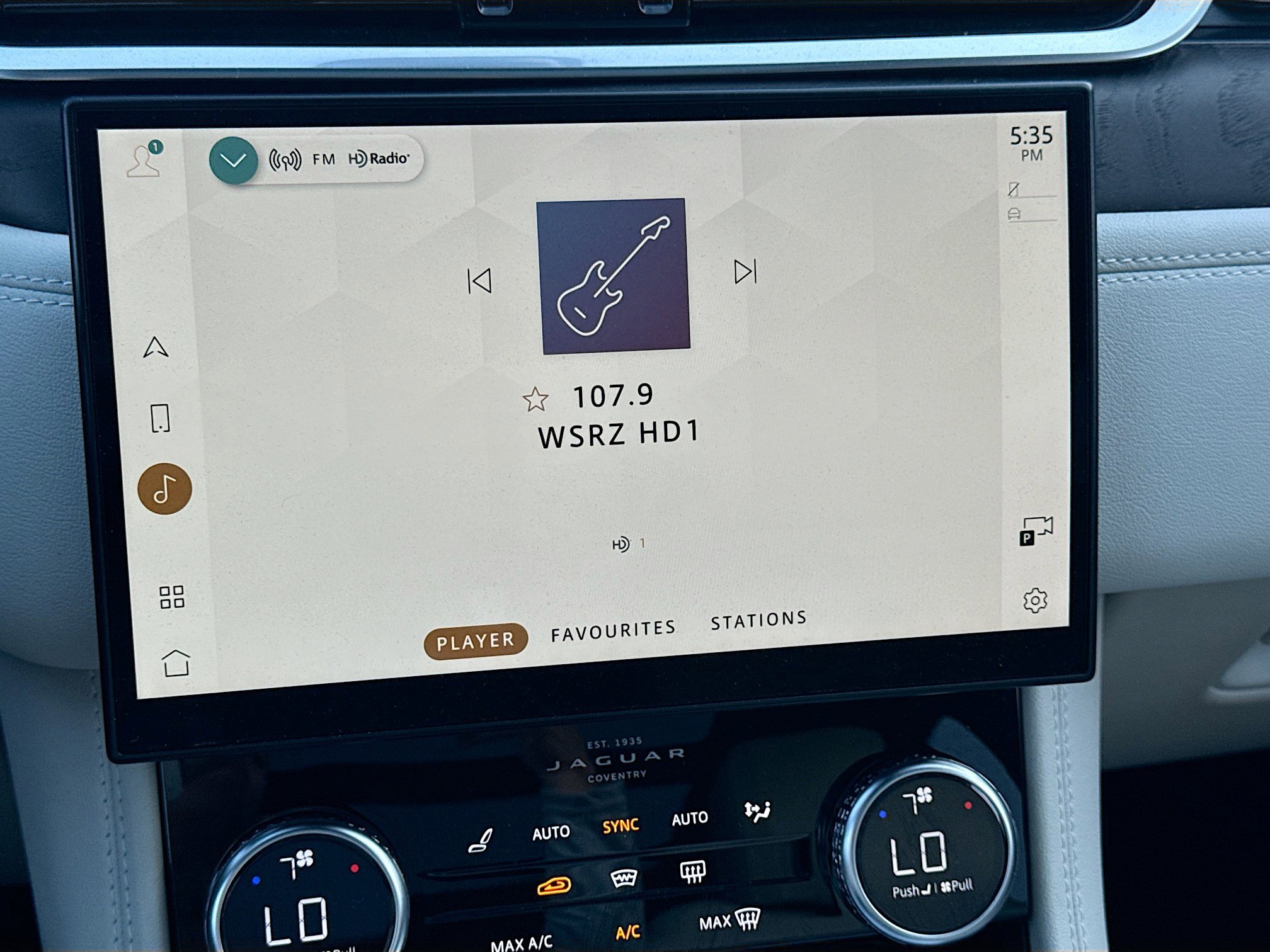 Used 2023 Jaguar F-PACE R-Dynamic S image 31