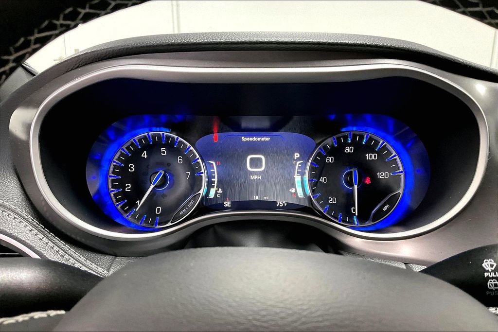 New 2026 Chrysler Pacifica Select image 15