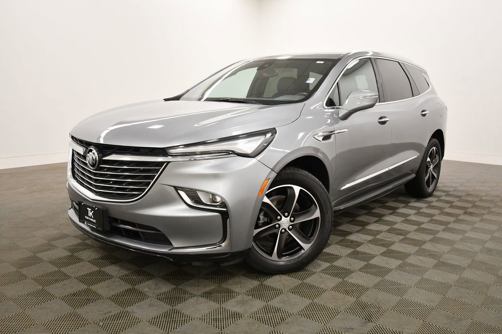 Used 2023 Buick Enclave Essence w/ LPO, Touring Package image 2