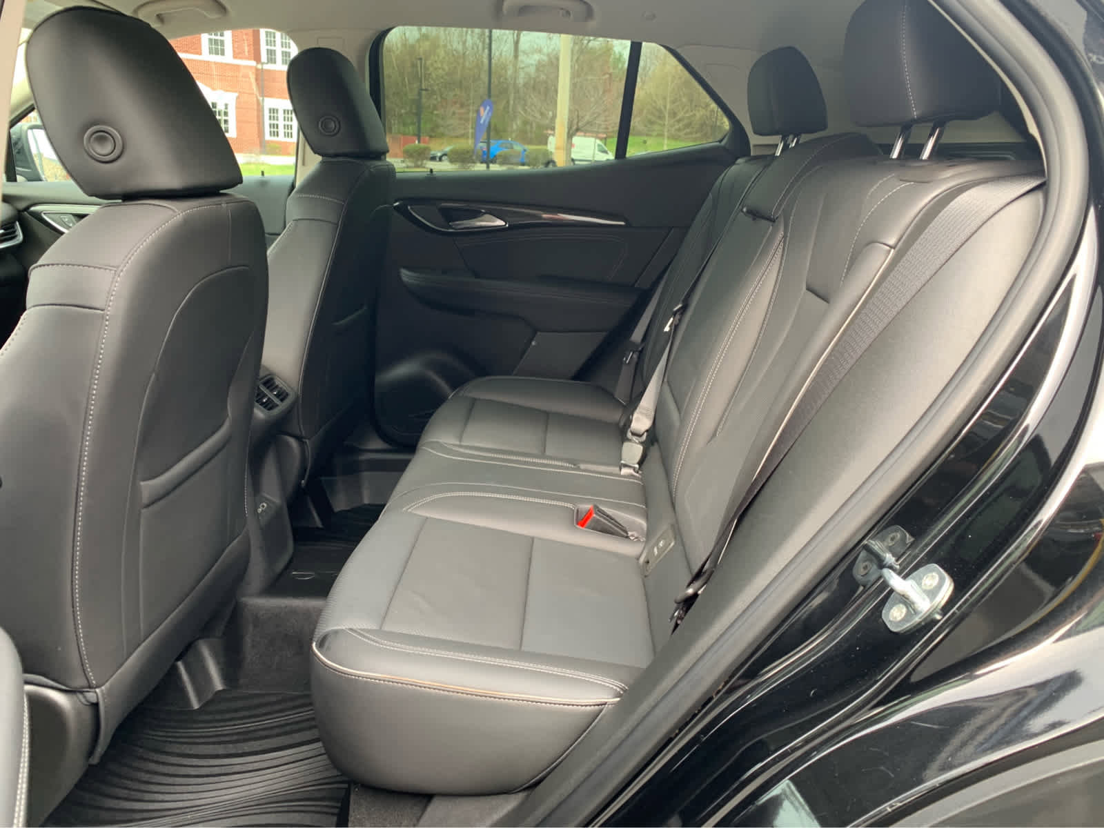 Used 2023 Buick Envision Essence image 23