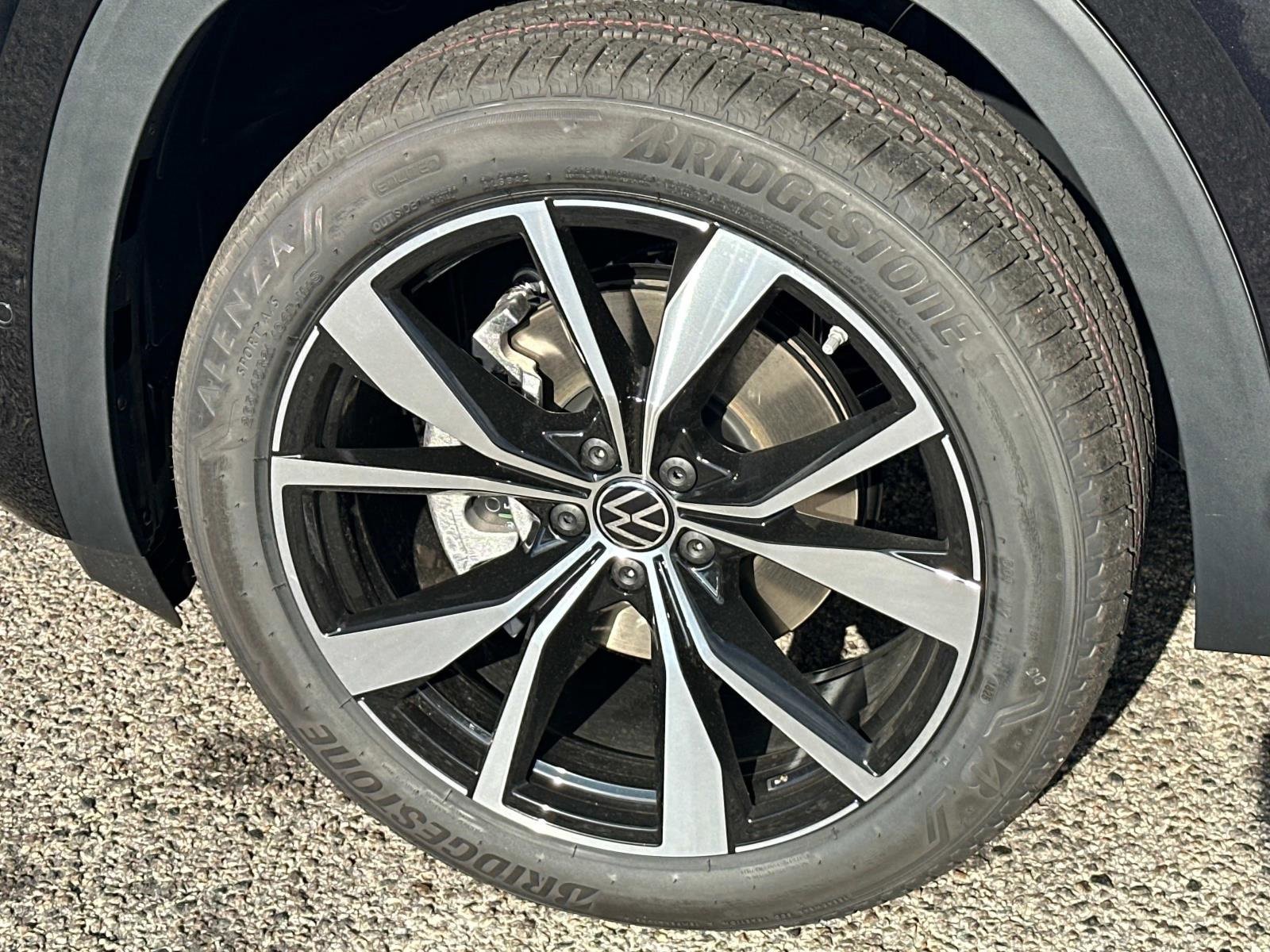 New 2026 Volkswagen Atlas Cross Sport SEL Premium R-Line image 19