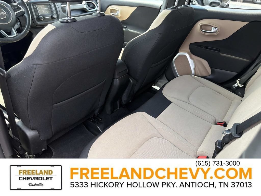 Used 2016 Jeep Renegade Latitude FWD image 17