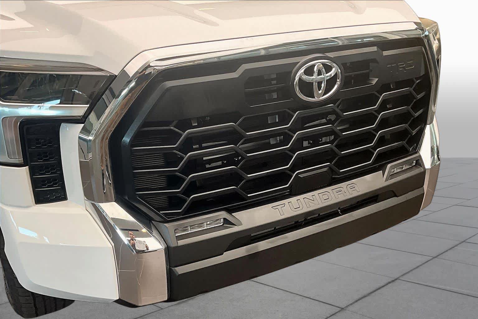 Used 2025 Toyota Tundra SR5 w/ TRD Off-Road Package AWD/4WD image 30