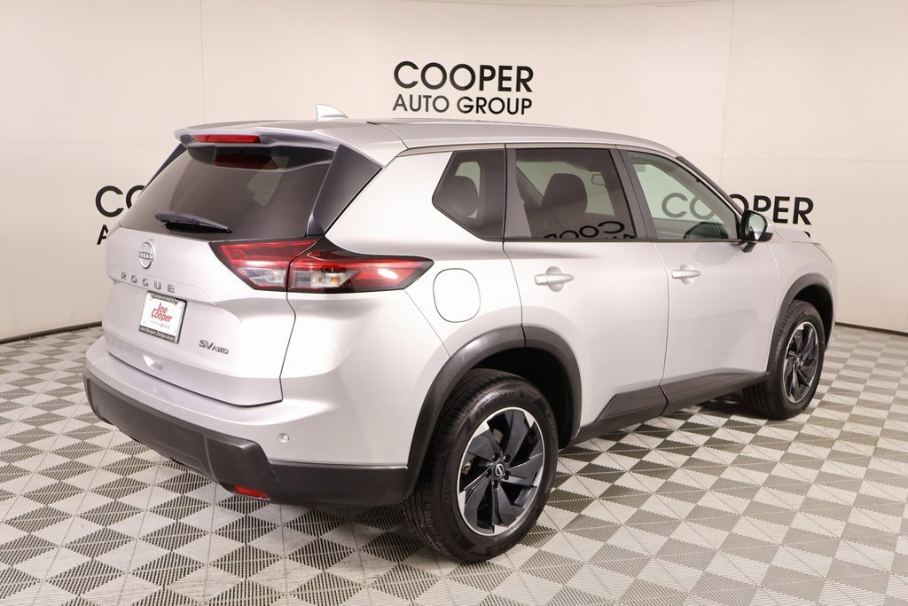 Used 2024 Nissan Rogue SV image 19