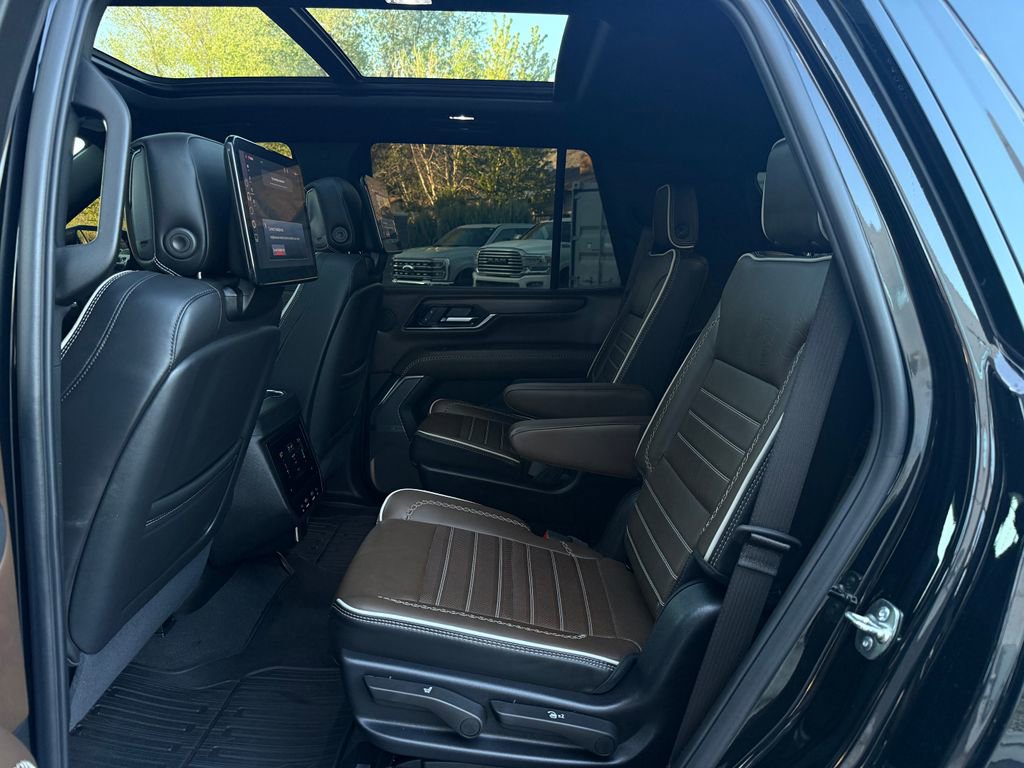 Used 2025 GMC Yukon Denali Ultimate AWD/4WD image 30