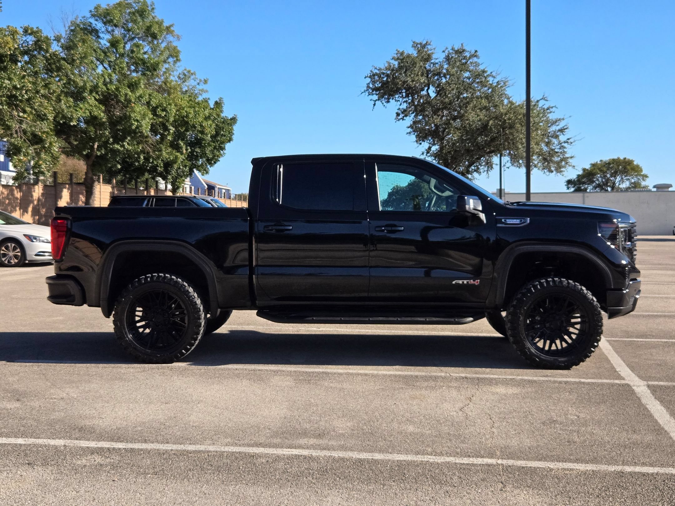 Used 2024 GMC Sierra 1500 AT4 w/ Technology Package AWD/4WD video 2