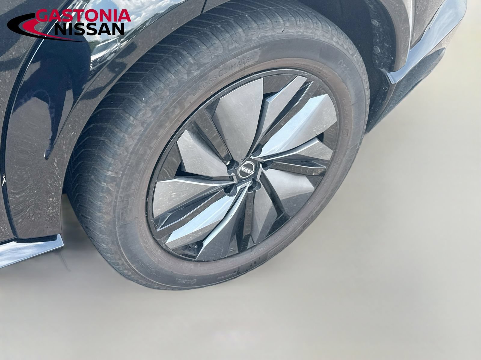 Used 2023 Nissan Ariya FWD image 33