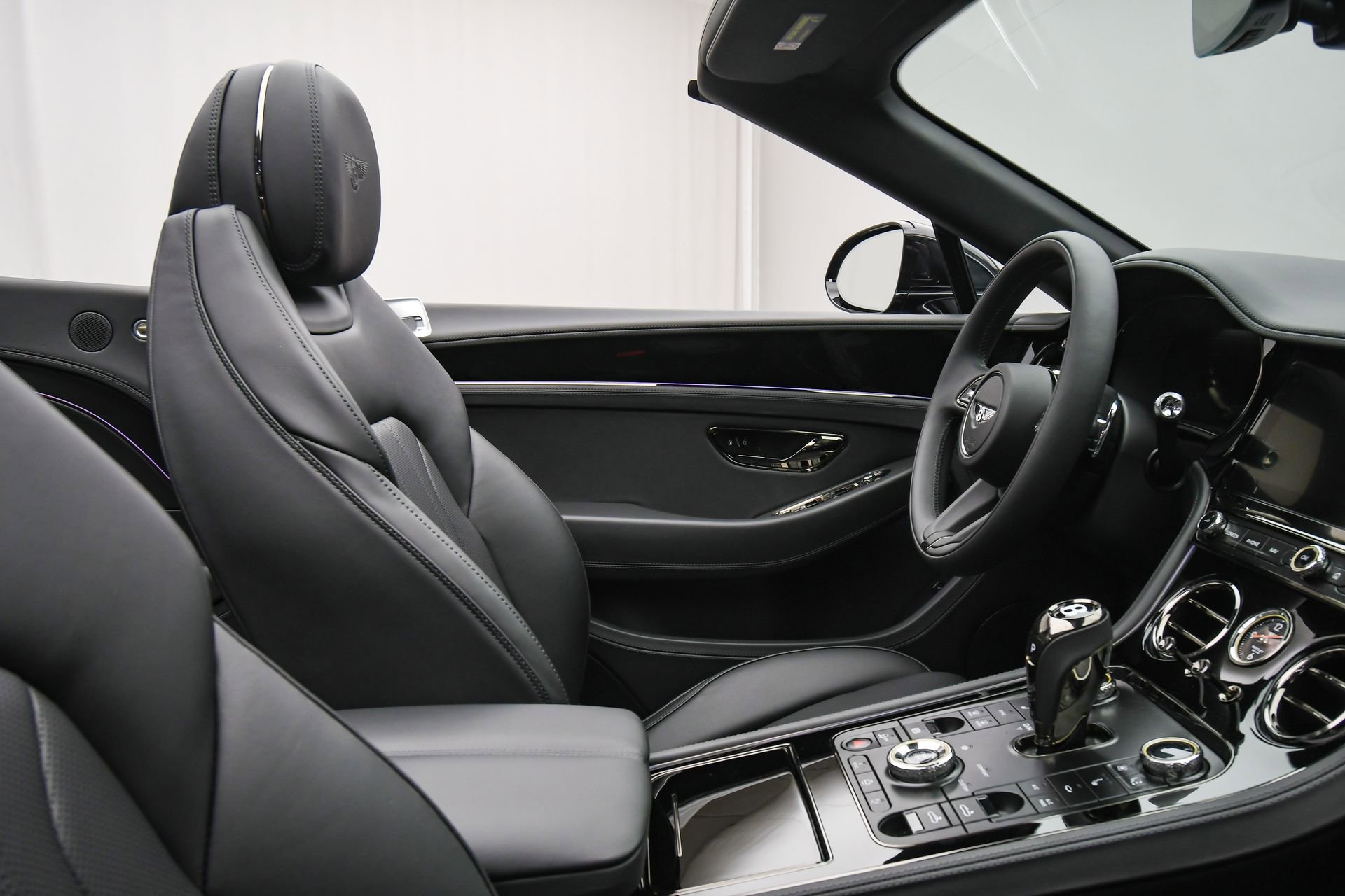 New 2026 Bentley Continental GTC AWD/4WD image 44