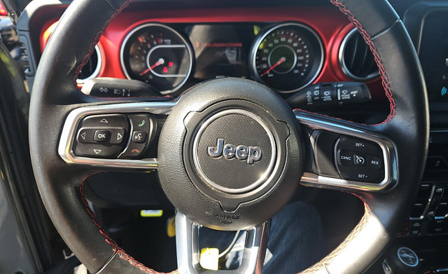 Used 2021 Jeep Wrangler Unlimited Rubicon w/ Dual Top Group AWD/4WD image 6