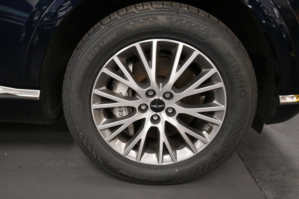 Used 2025 Genesis GV80 2.5T Standard AWD/4WD image 33