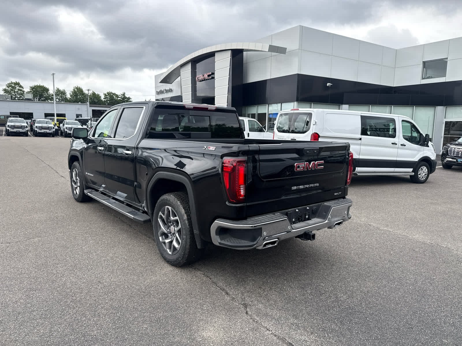 New 2026 GMC Sierra 1500 SLT w/ SLT Premium Plus Package AWD/4WD image 3