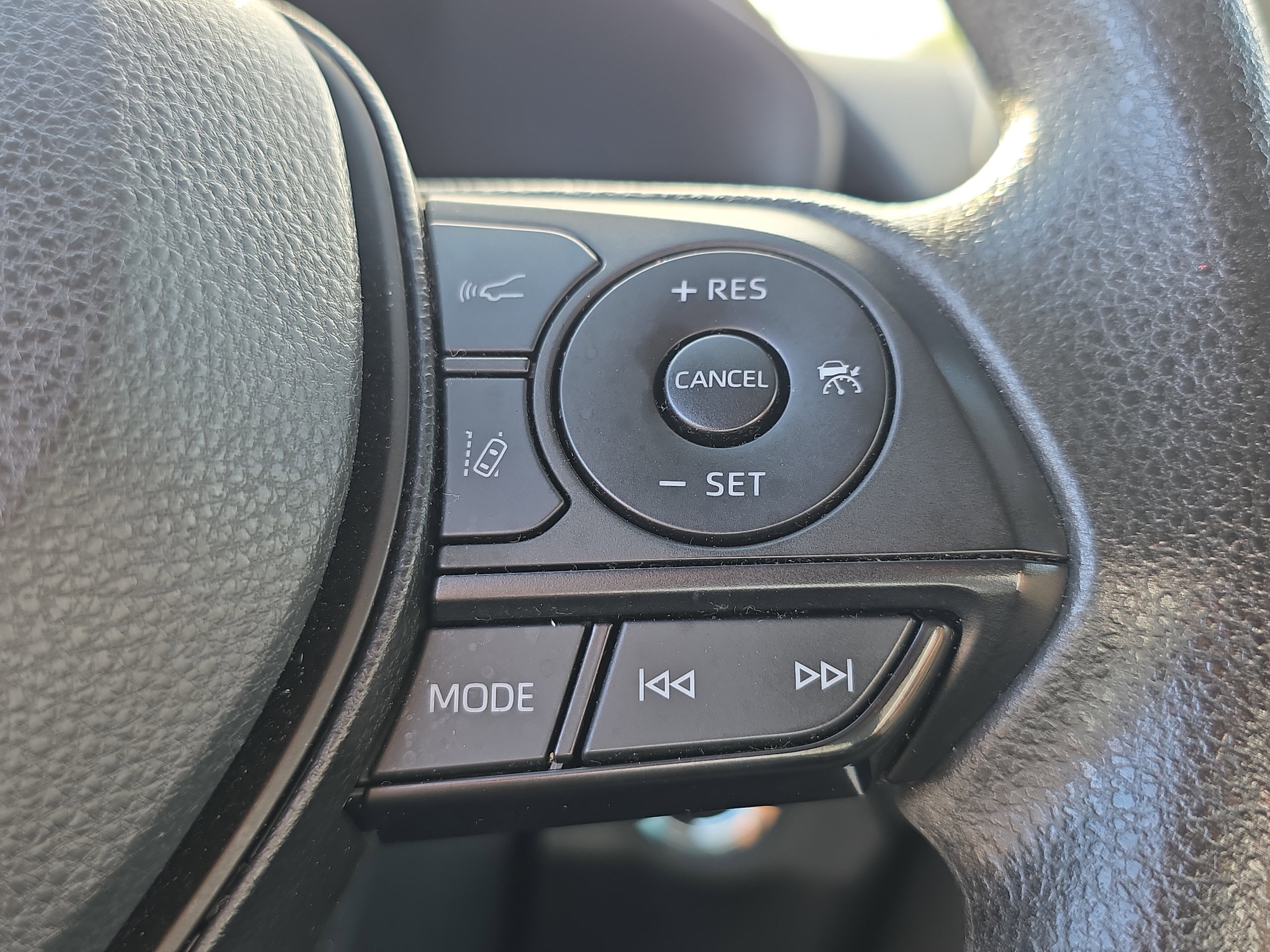 Used 2024 Toyota RAV4 XLE image 32