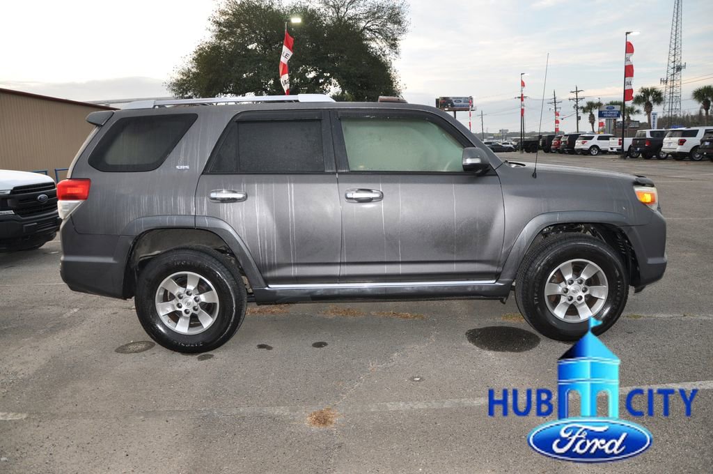 Used 2013 Toyota 4Runner SR5 w/ Convenience Pkg image 6