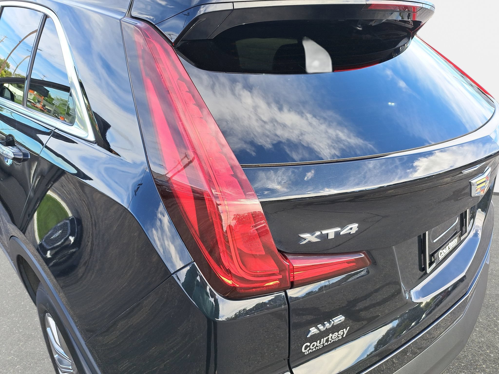 Used 2019 Cadillac XT4 Premium Luxury AWD/4WD image 34