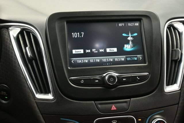 Used 2018 Chevrolet Malibu LT FWD image 16