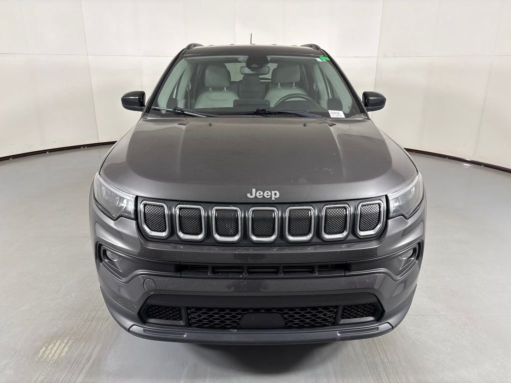 Used 2022 Jeep Compass Latitude AWD/4WD image 3
