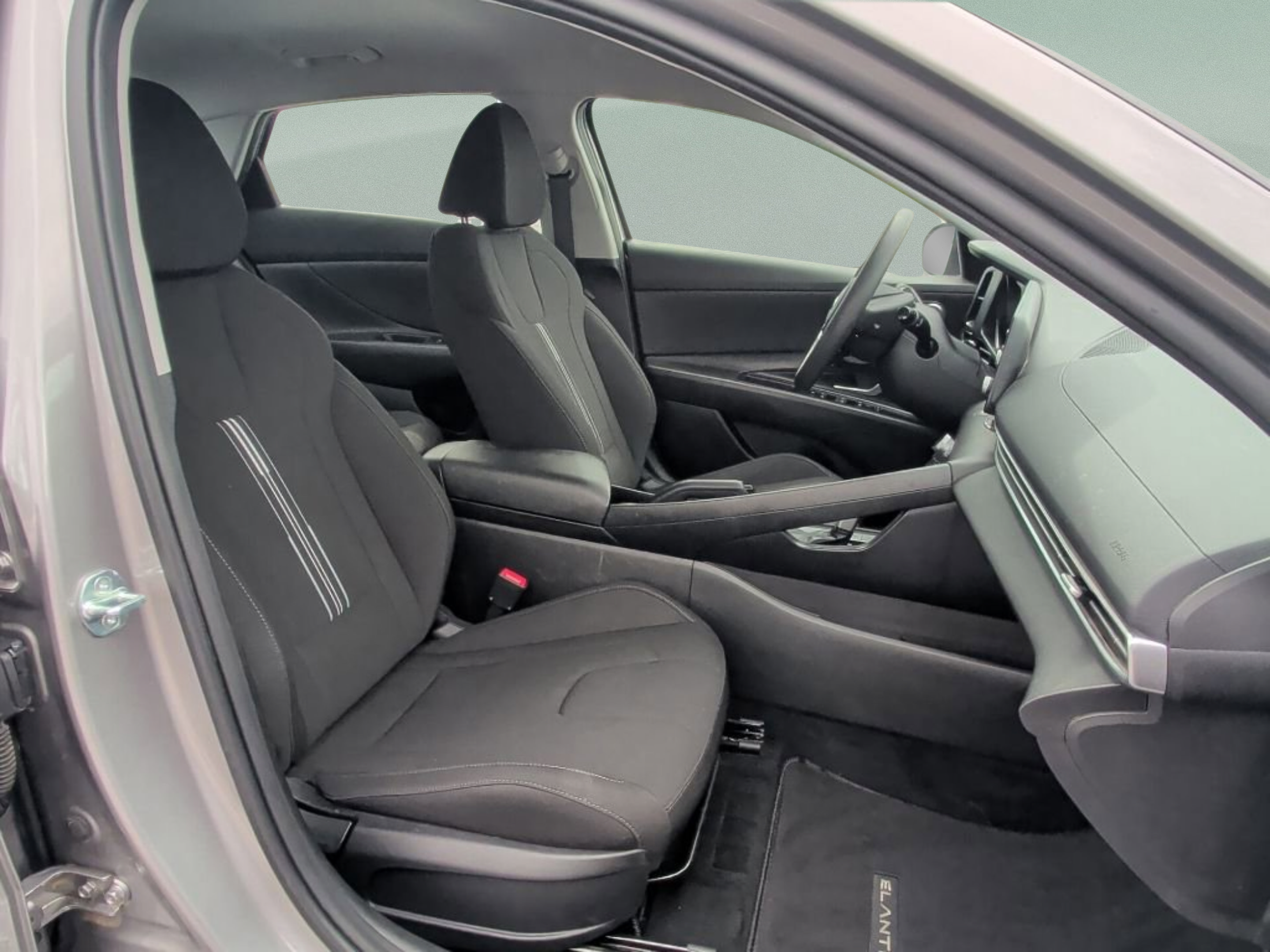 Used 2023 Hyundai Elantra SEL w/ Preferred Accessory Package FWD image 35