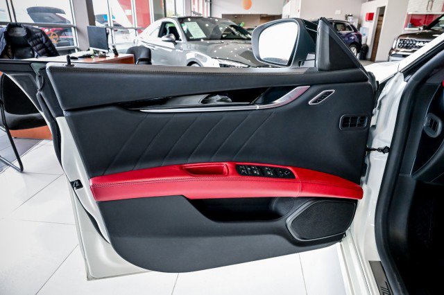 Used 2022 Maserati Ghibli Modena image 17