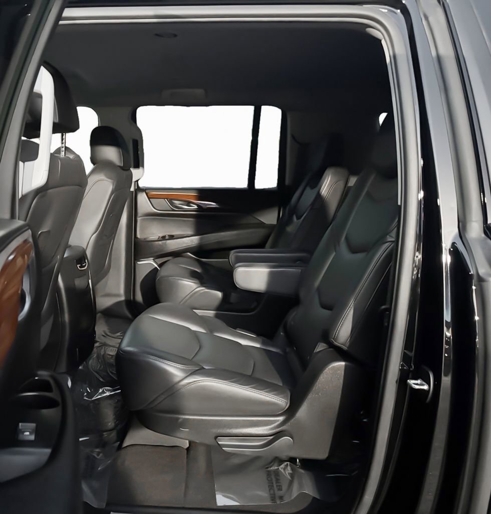 Used 2020 Cadillac Escalade ESV 4WD image 13