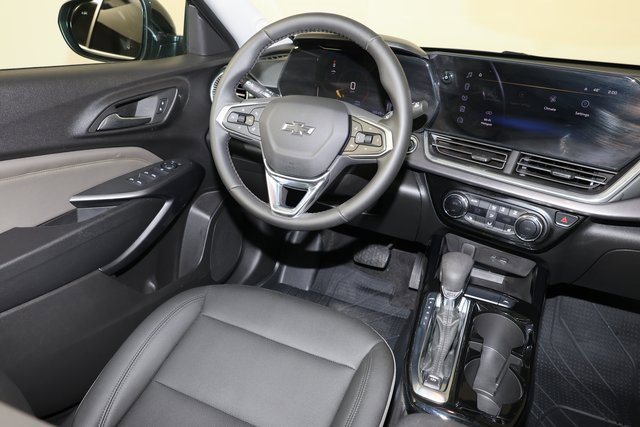 Used 2024 Chevrolet Trax ACTIV w/ Sunroof Package image 9