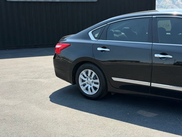 Used 2016 Nissan Altima 2.5 S w/ Power Driver Seat Package FWD image 4
