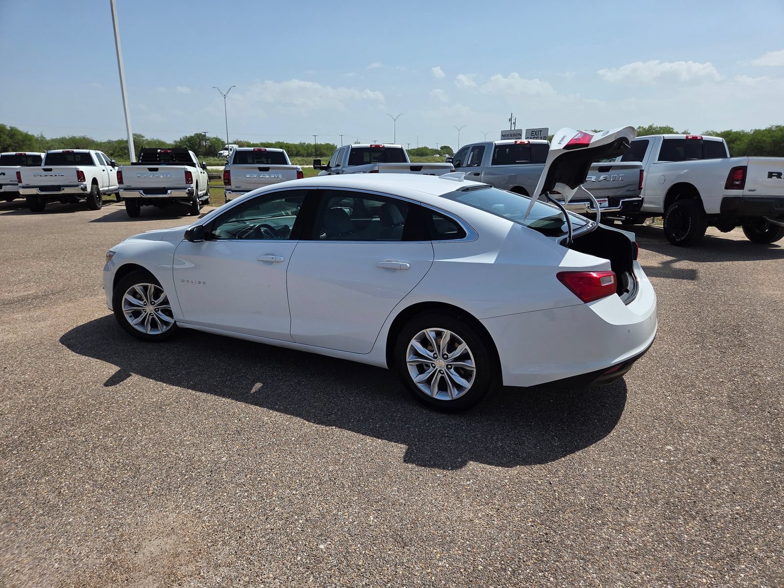 Used 2024 Chevrolet Malibu LT FWD image 25