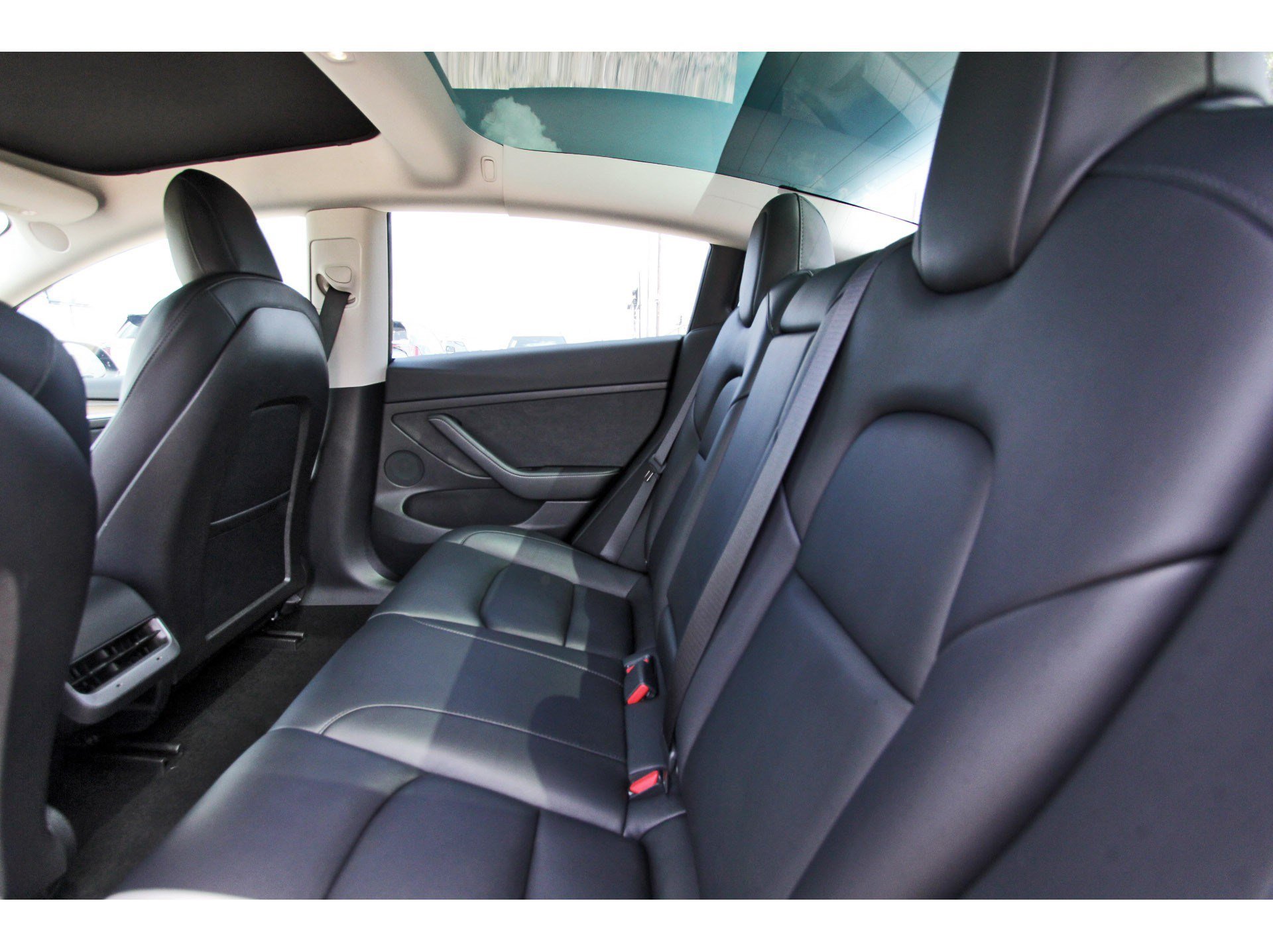 Used 2022 Tesla Model 3 Long Range AWD/4WD image 27