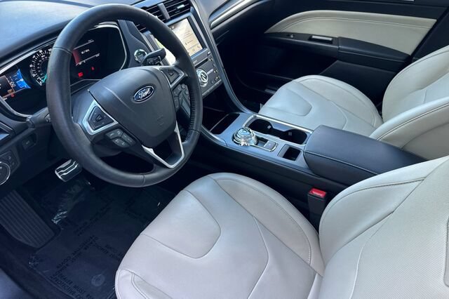 Certified 2017 Ford Fusion Titanium FWD image 10