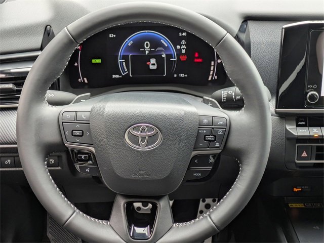 Used 2025 Toyota Camry SE image 18