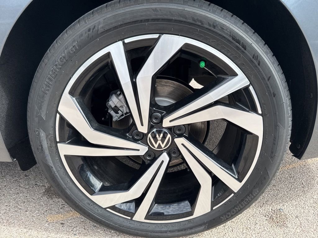 New 2025 Volkswagen Jetta SEL image 9