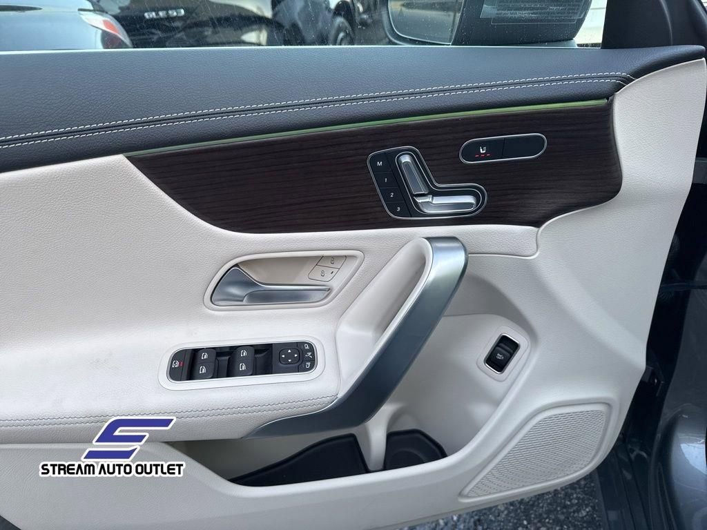 Used 2024 Mercedes-Benz CLA 250 4MATIC image 13