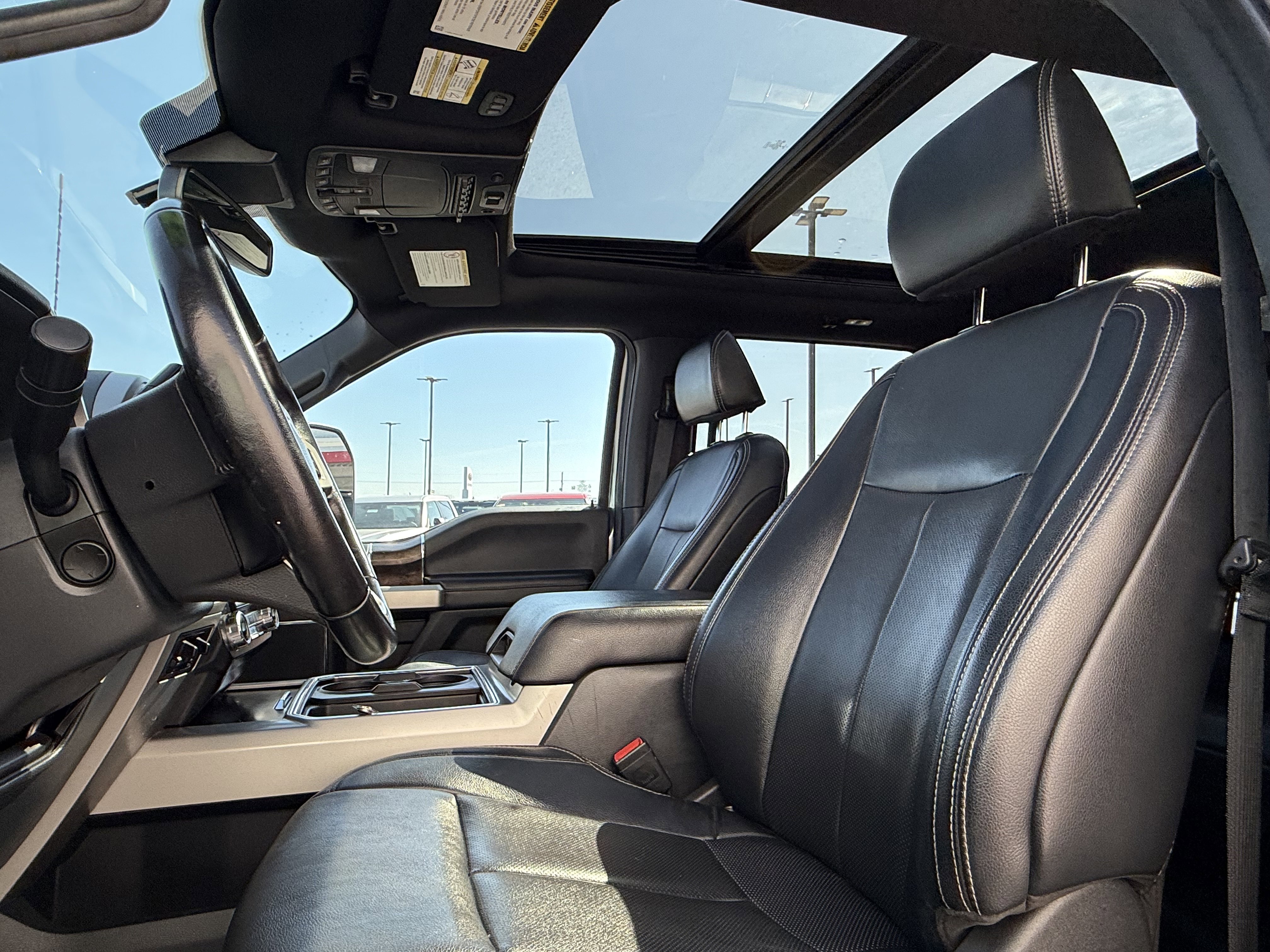 Used 2022 Ford F250 Lariat w/ Black Appearance Package image 21