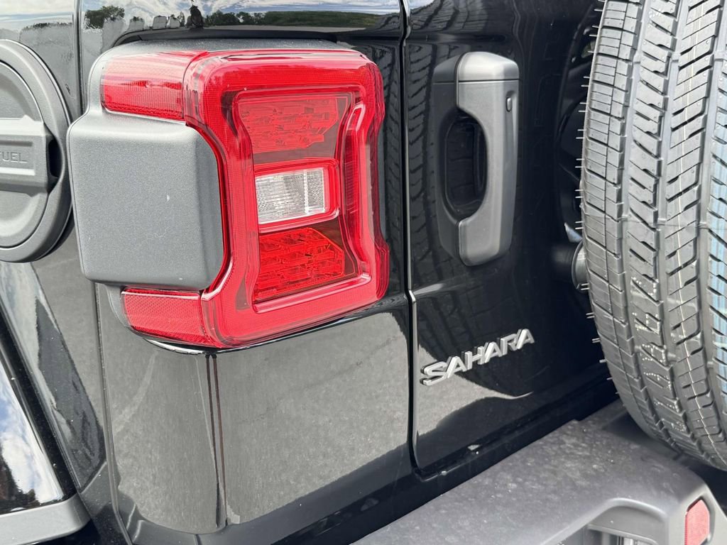New 2025 Jeep Wrangler Sahara w/ Technology Group image 11