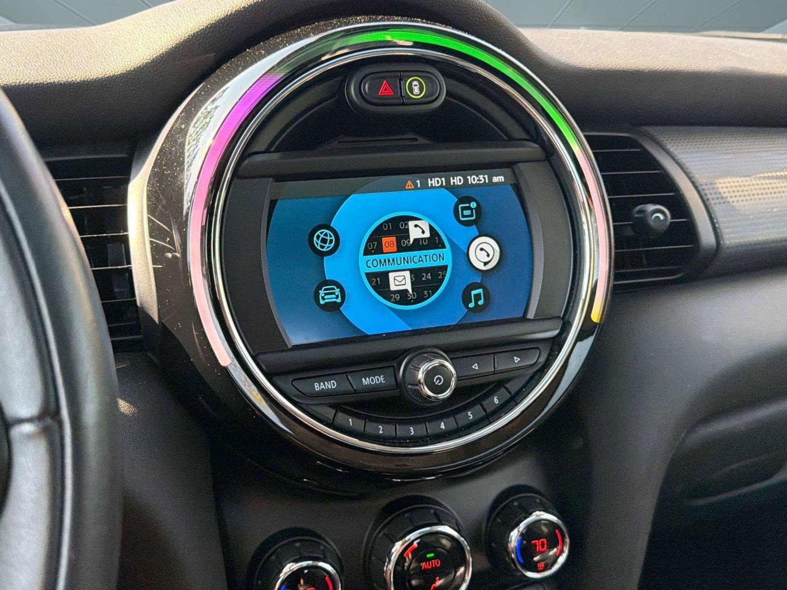 Used 2020 MINI Cooper 2-Door Hardtop w/ Premium Package image 22