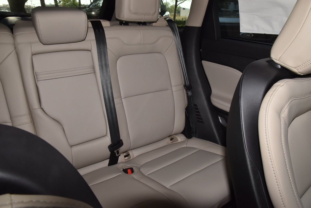 New 2026 Lincoln Corsair Premiere FWD image 21