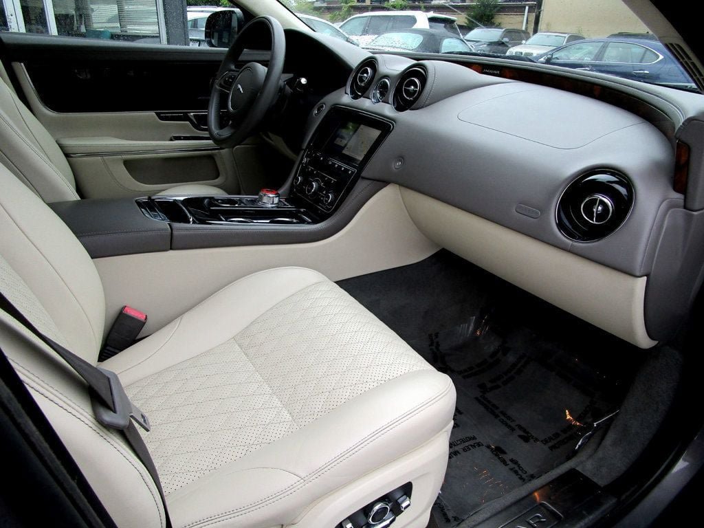 Used 2016 Jaguar XJ L Portfolio AWD/4WD image 14