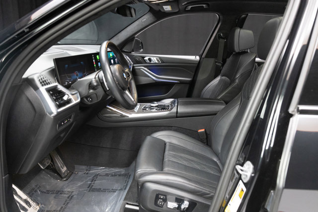 Used 2024 BMW X7 M60i w/ Executive Package image 51