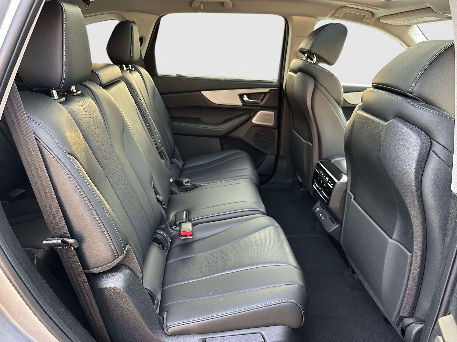 Certified 2026 Acura MDX w/ Technology Package AWD/4WD image 11