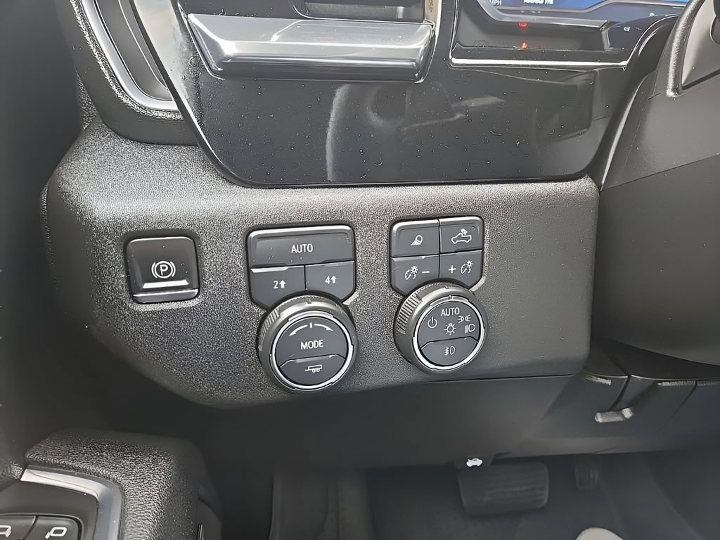 Used 2025 Chevrolet Silverado 1500 RST w/ Convenience Package II AWD/4WD image 14