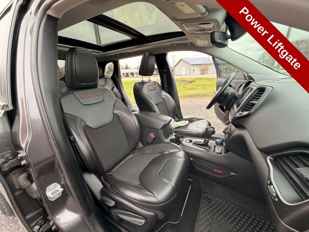 Used 2020 Jeep Cherokee Trailhawk w/ Comfort & Convenience Group image 35