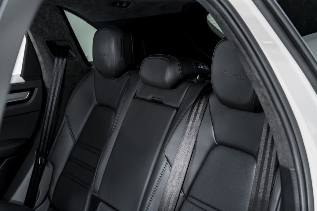 Used 2022 Porsche Cayenne Turbo AWD/4WD image 31