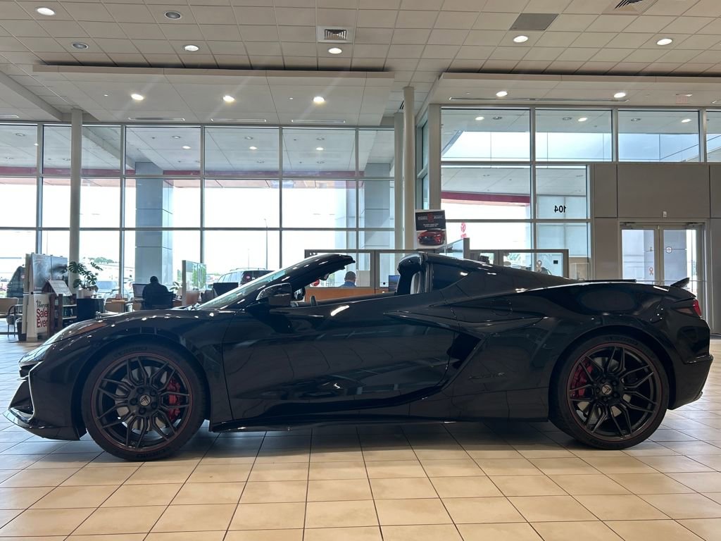 Used 2025 Chevrolet Corvette Z06 image 5